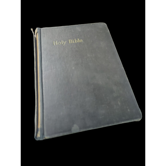 Bundle of Vintage Holy Bibles - Picture 1 of 7